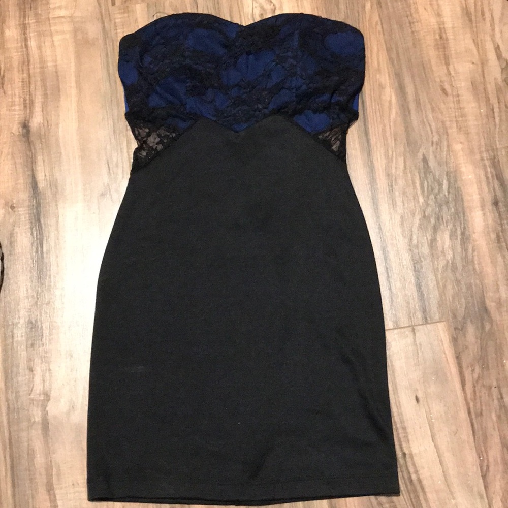 Strapless fitted mini dress with lace top